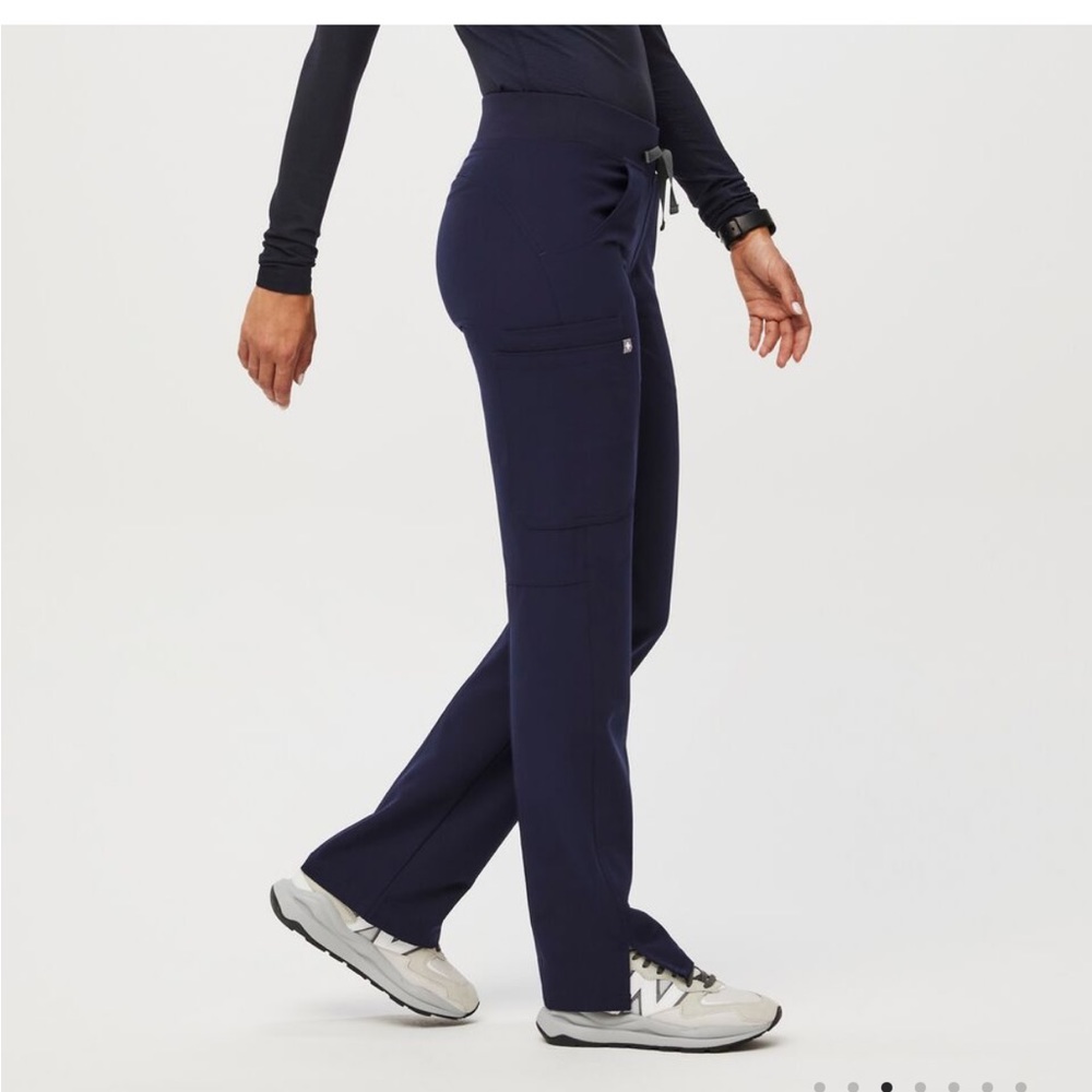 FIGS Kade Cargo Scrub Pants navy blue small tall